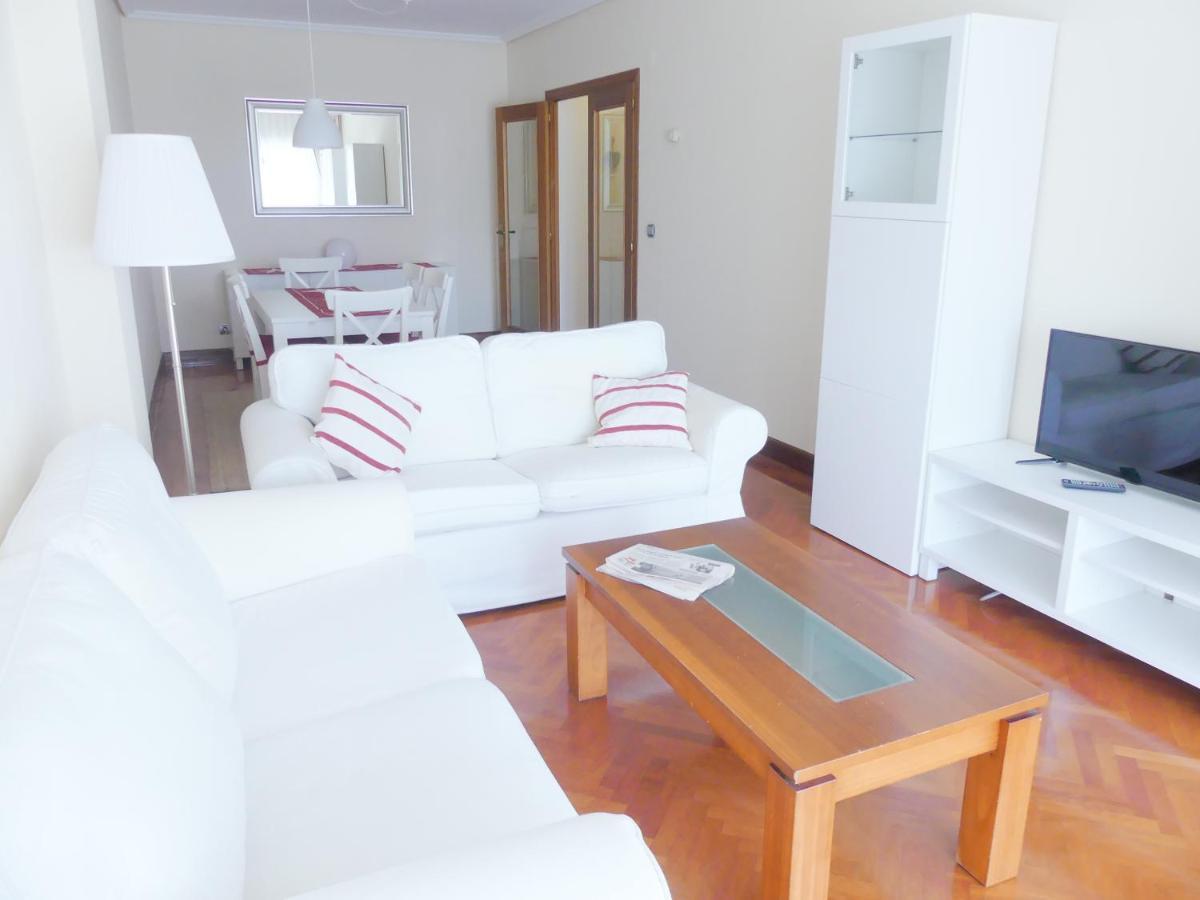 Apartamento Luminoso, Funcional Y Amplio En Zona Hospitalaria Pamplona Exteriör bild