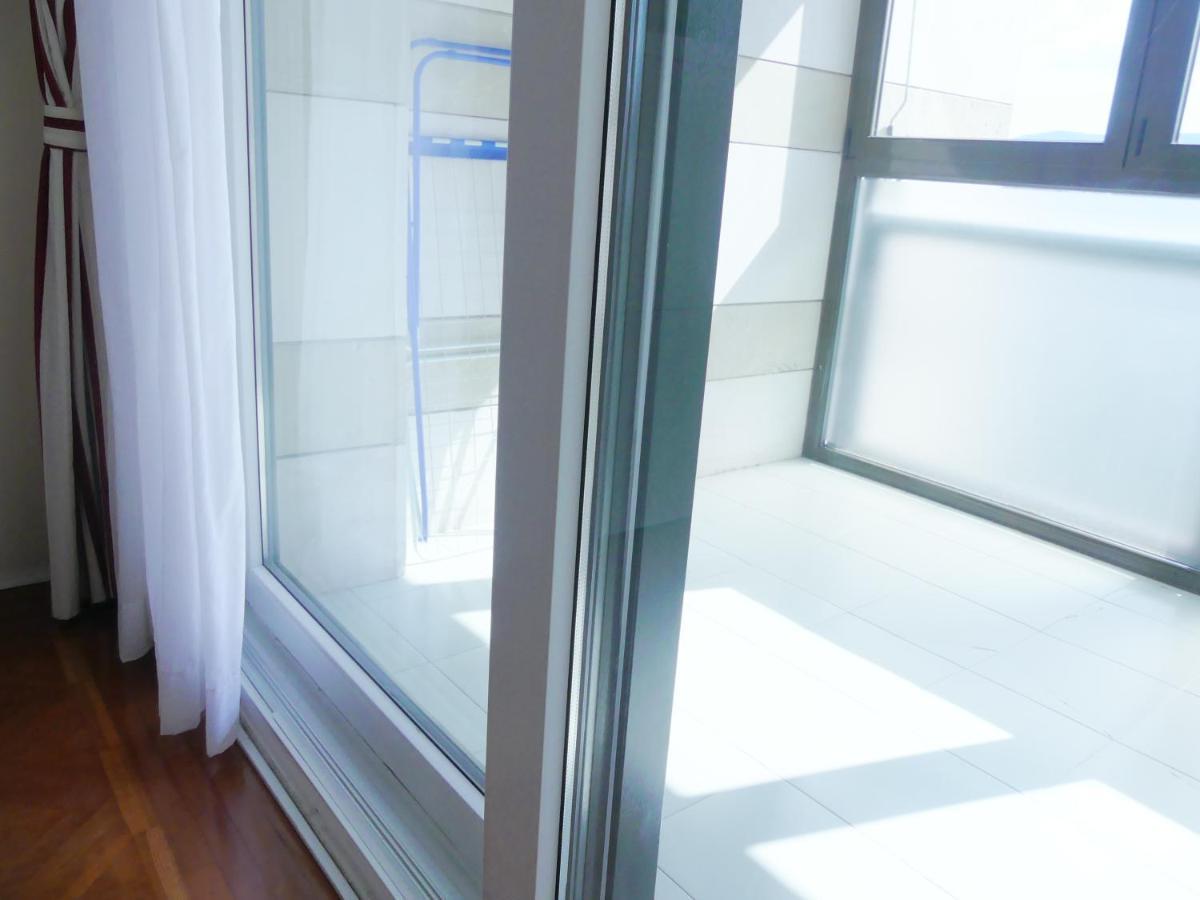 Apartamento Luminoso, Funcional Y Amplio En Zona Hospitalaria Pamplona Exteriör bild