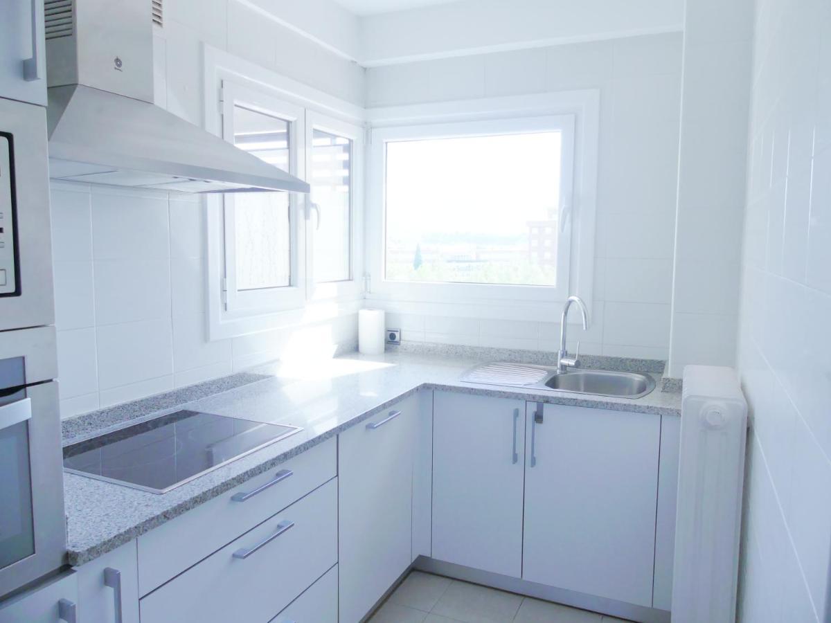 Apartamento Luminoso, Funcional Y Amplio En Zona Hospitalaria Pamplona Exteriör bild