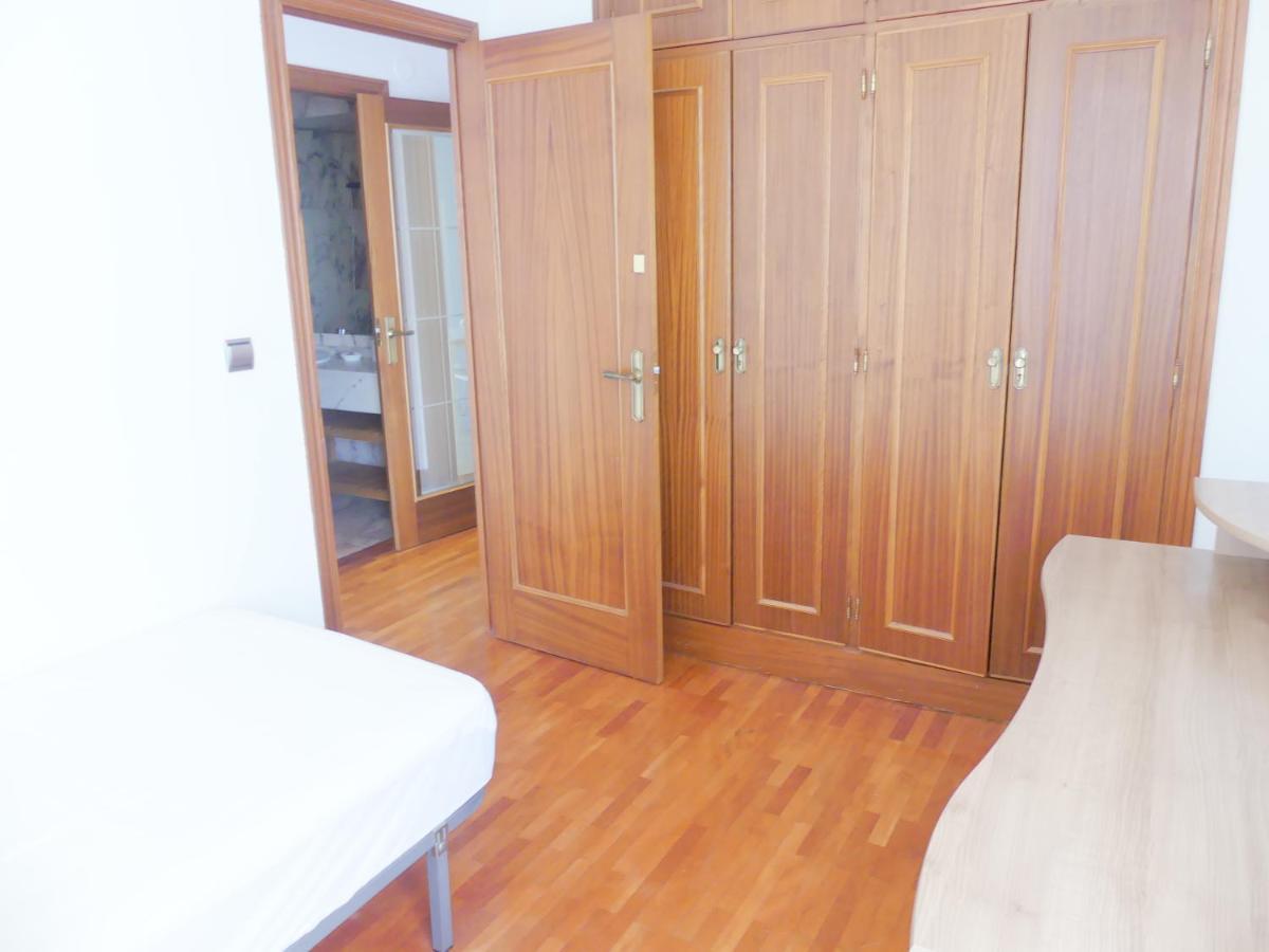 Apartamento Luminoso, Funcional Y Amplio En Zona Hospitalaria Pamplona Exteriör bild